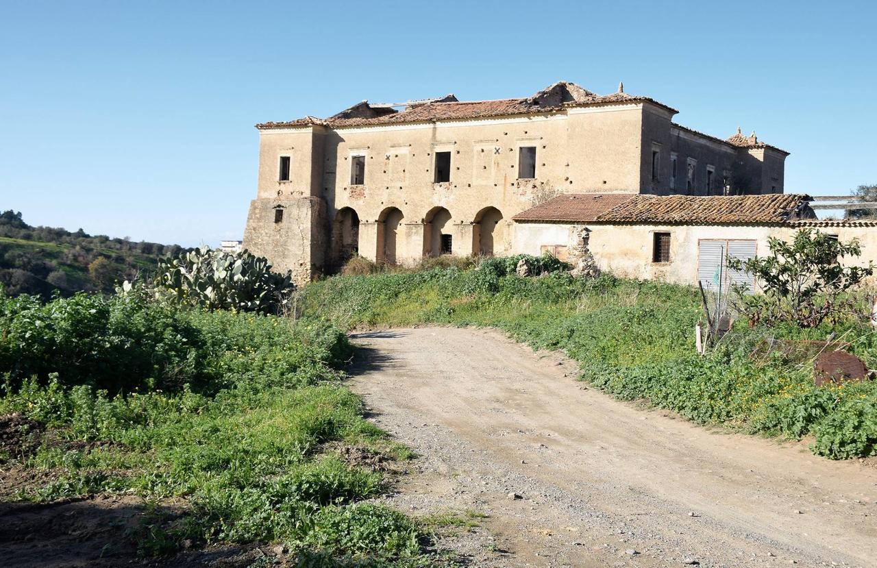 Bed and Breakfast Palazzo Madeo - Residenza D'Epoca Crosia Екстер'єр фото